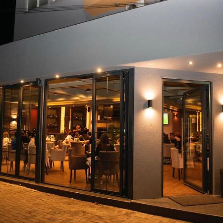 Griffon Bar Food Apartments Струга Экстерьер фото