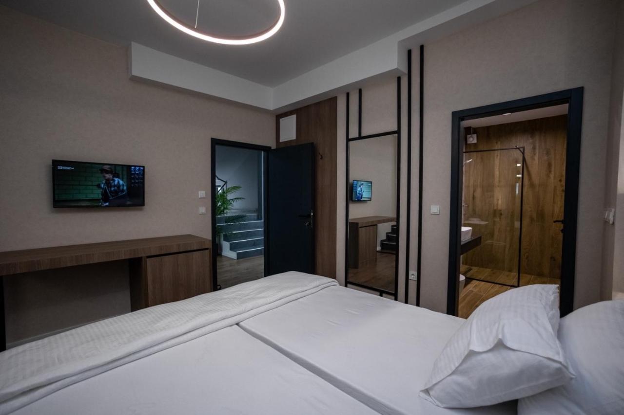 Griffon Bar Food Apartments Струга Экстерьер фото